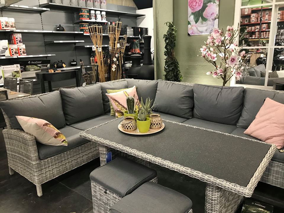 Tuinmeubelen in Breda kopen? AVRI Bloem en Tuincentrum BBQ Kopen Breda AVRI Bloem en Tuincentrum