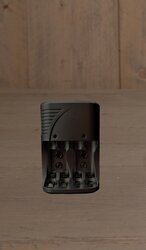 Anna's Collection batterijlader voor 4x AA/AAA batterijen - afbeelding 2