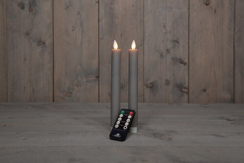 Anna's Collection DINERKAARS RUSTIEK WAX LED BEWEGENDE VLAM OP BATTERIJ MET AFSTANDSBEDIENING H23CM 
