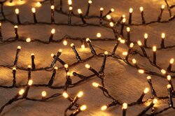 Anna's Collection IVY 700LED 16M LICHT GOUD USB OPLAADBAAR 50CM  AANLOOPSNOER ZWART - BI-BUI