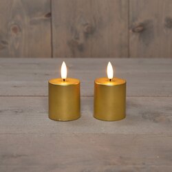 Anna's Collection Kaars Led 3D Vlam Op Batterij Met Timer 2 Stuks D4.5H8Cm Goud