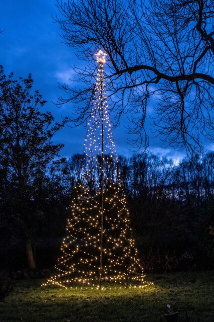 Anna's Collection vlaggenmast kerstboom +paal 836 led h 5m Ø 160cm classic warm
