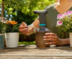 Gardena plantenspuit 1L easypump - afbeelding 4