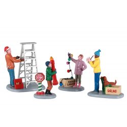 Lemax Getting Ready To Decorate, Set Of 4
