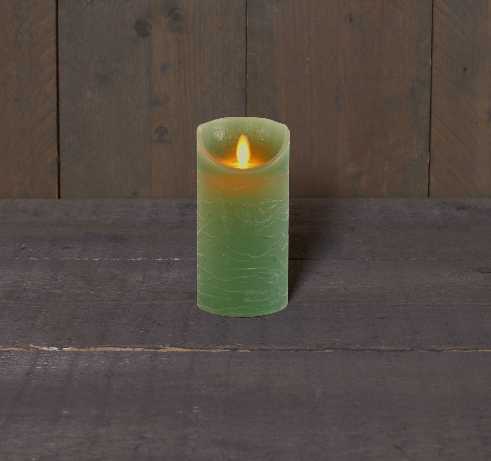 anna-s-collection-kaars-met-bewegende-vlam-rustiek-jade-groen-7-5x15cm