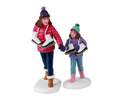 Lemax Skating Sisters,  Set Of 2 - afbeelding 2